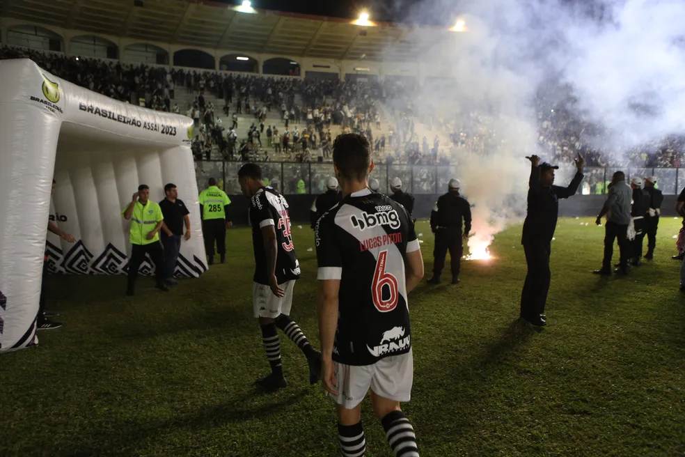 Botafogo e Mogi Mirim duelam contra lanternas por sonho das