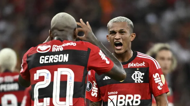 Namorada de jogador do Flamengo se revolta e ataca jornalista, Futebol
