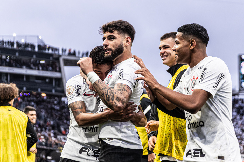 Sem Renato Augusto, que não pode jogar sempre, Corinthians é um time  medíocre